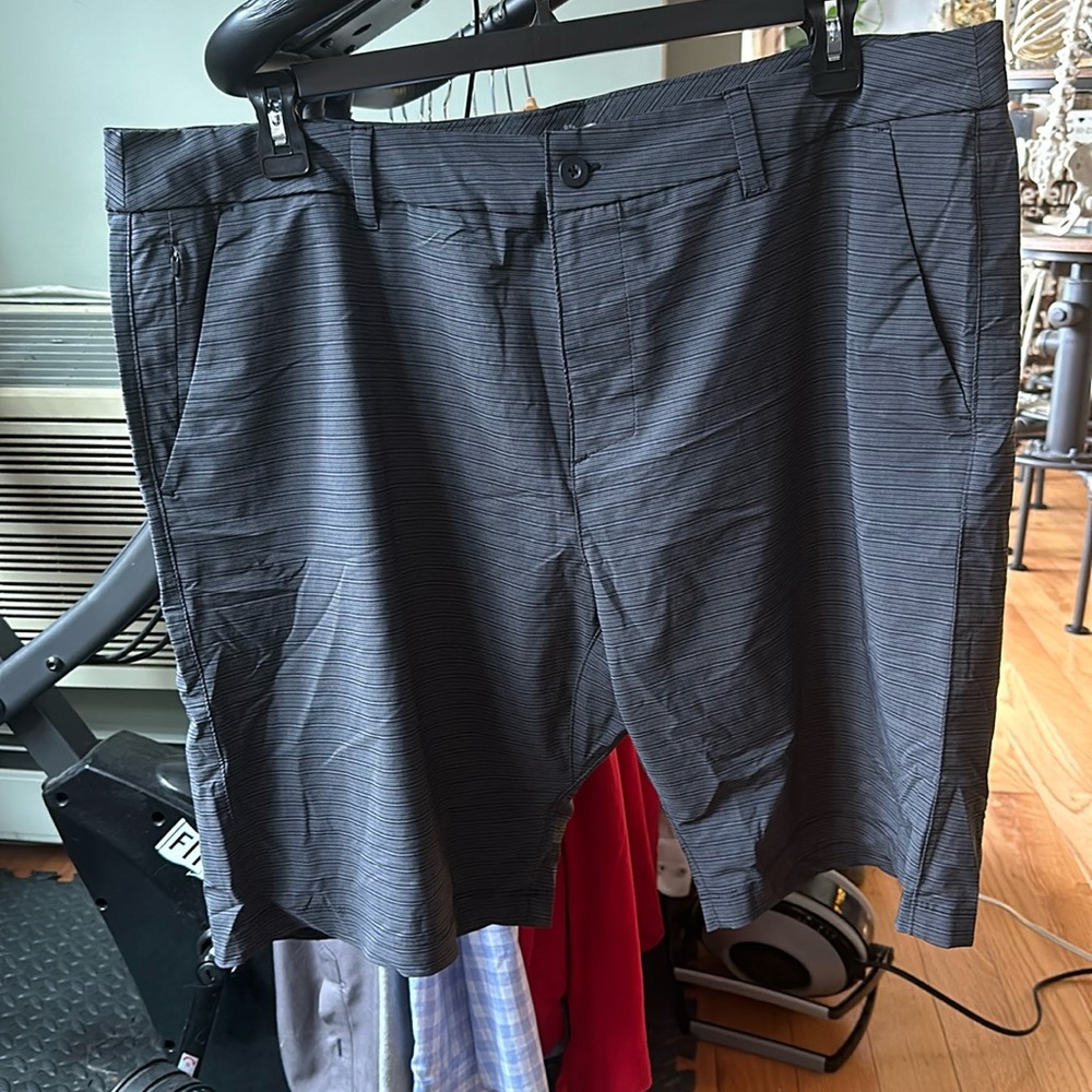 Hang Ten Mens Hybrid Shorts size 42